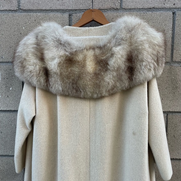 Vintage Fur Jacket 🧥 - Picture 7 of 10